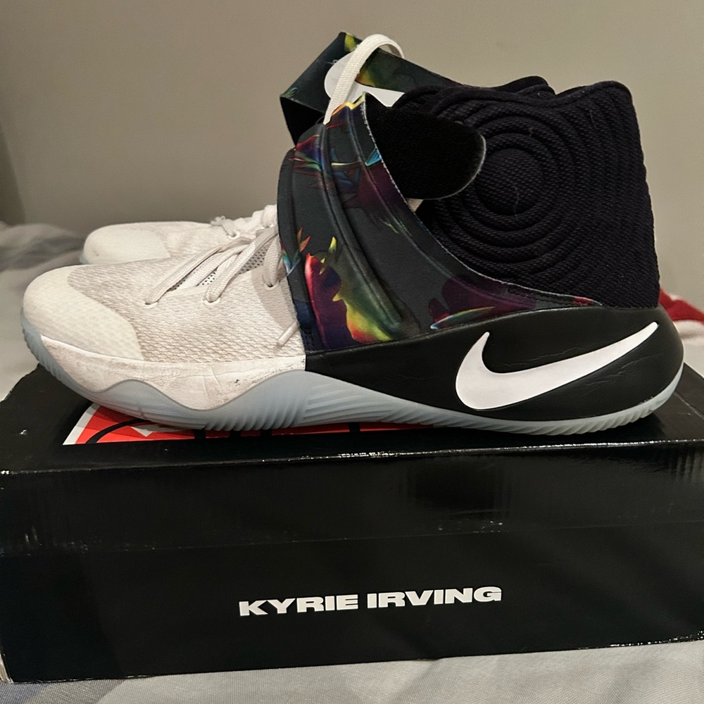 Kyrie 2 Parade lightly used